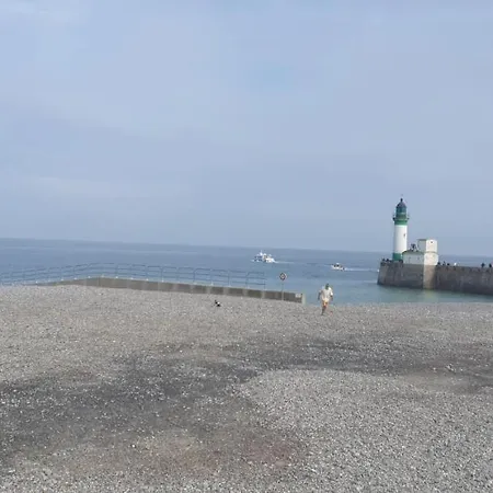 Appartement Vue Sur Et Sur L Entree Du Port Le Tréport