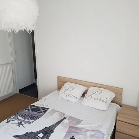 Vue Sur Et Sur L Entree Du Port Appartement