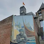Daire Vue Sur Et Sur L Entree Du Port
