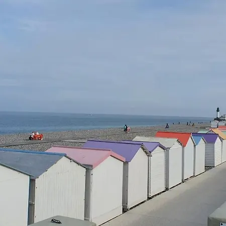 Vue Sur Et Sur L Entree Du Port Apartment