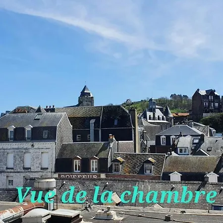 Vue Sur Et Sur L Entree Du Port Daire Le Tréport